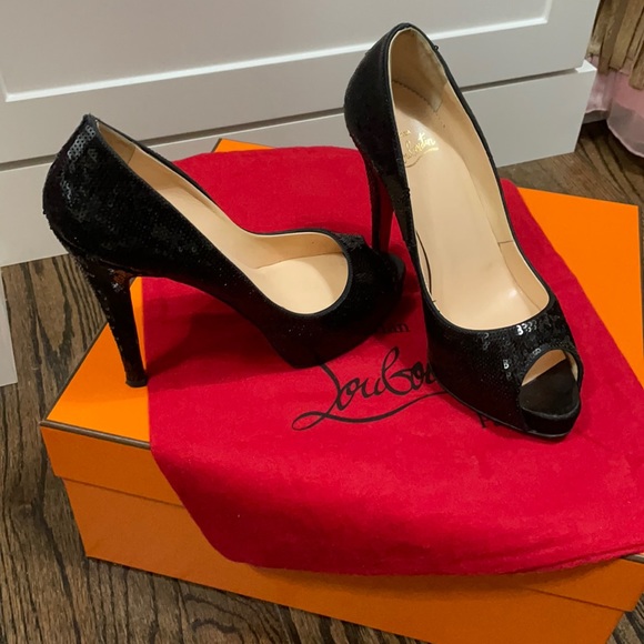 Christian Louboutin Shoes - 🛑🛑🛑SOLD🛑🛑🛑Christian Louboutin Very Prive Black Sequins pump